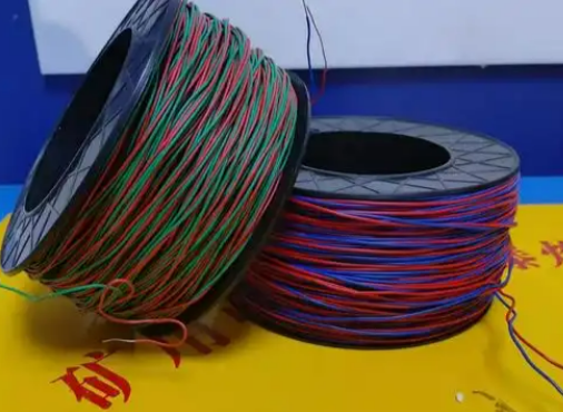 双柏放炮线的主要材质有哪些？不同材质的适用场景有何区别？
